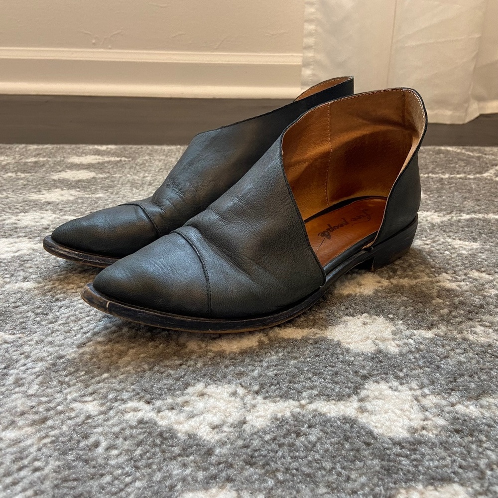 Free People Royale Flat in Black